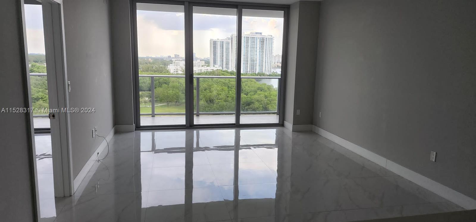 16385 Biscayne Blvd 1106, North Miami Beach, Florida 33160, 2 Bedrooms Bedrooms, ,2 BathroomsBathrooms,Residential,For Sale,16385 Biscayne Blvd 1106,A11528317