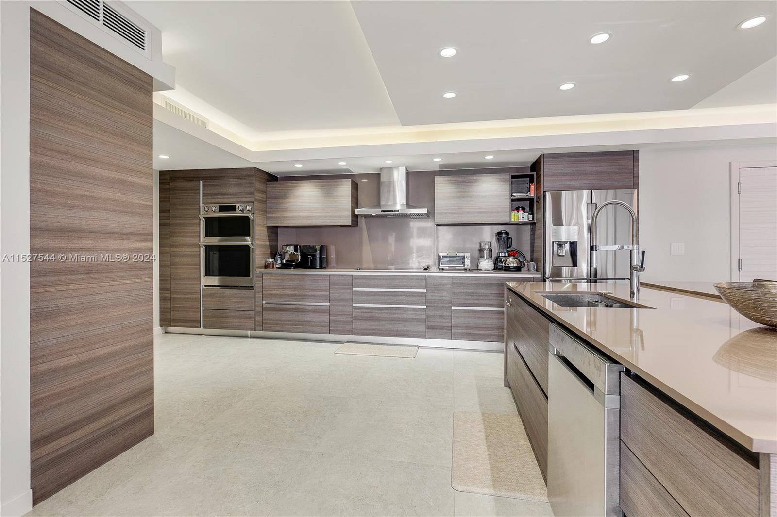 10155 Collins Ave 904, Bal Harbour, Florida 33154, 2 Bedrooms Bedrooms, ,3 BathroomsBathrooms,Residentiallease,For Rent,10155 Collins Ave 904,A11527544