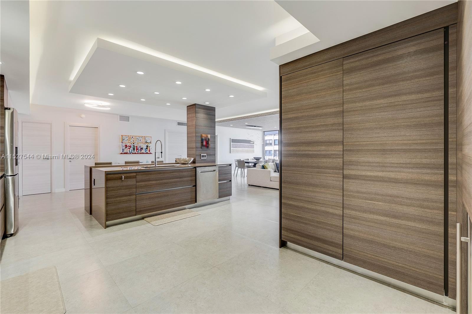 10155 Collins Ave 904, Bal Harbour, Florida 33154, 2 Bedrooms Bedrooms, ,3 BathroomsBathrooms,Residentiallease,For Rent,10155 Collins Ave 904,A11527544
