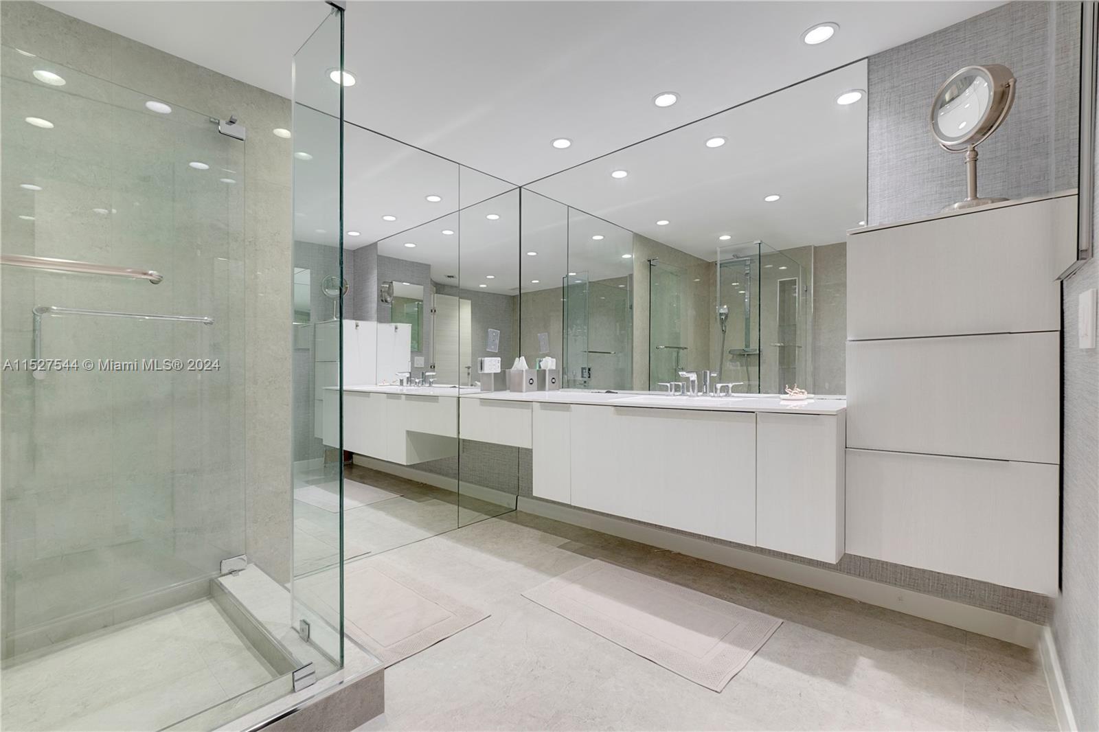 10155 Collins Ave 904, Bal Harbour, Florida 33154, 2 Bedrooms Bedrooms, ,3 BathroomsBathrooms,Residentiallease,For Rent,10155 Collins Ave 904,A11527544