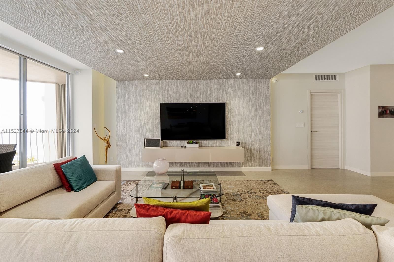 10155 Collins Ave 904, Bal Harbour, Florida 33154, 2 Bedrooms Bedrooms, ,3 BathroomsBathrooms,Residentiallease,For Rent,10155 Collins Ave 904,A11527544