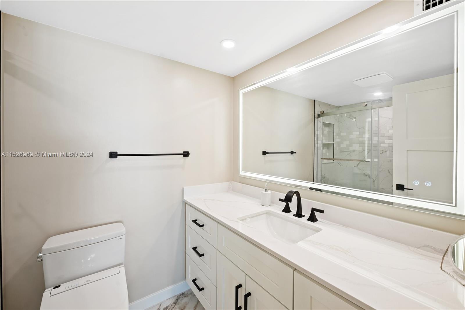 18081 Biscayne Blvd 1501, Aventura, Florida 33160, 2 Bedrooms Bedrooms, ,2 BathroomsBathrooms,Residential,For Sale,18081 Biscayne Blvd 1501,A11526969