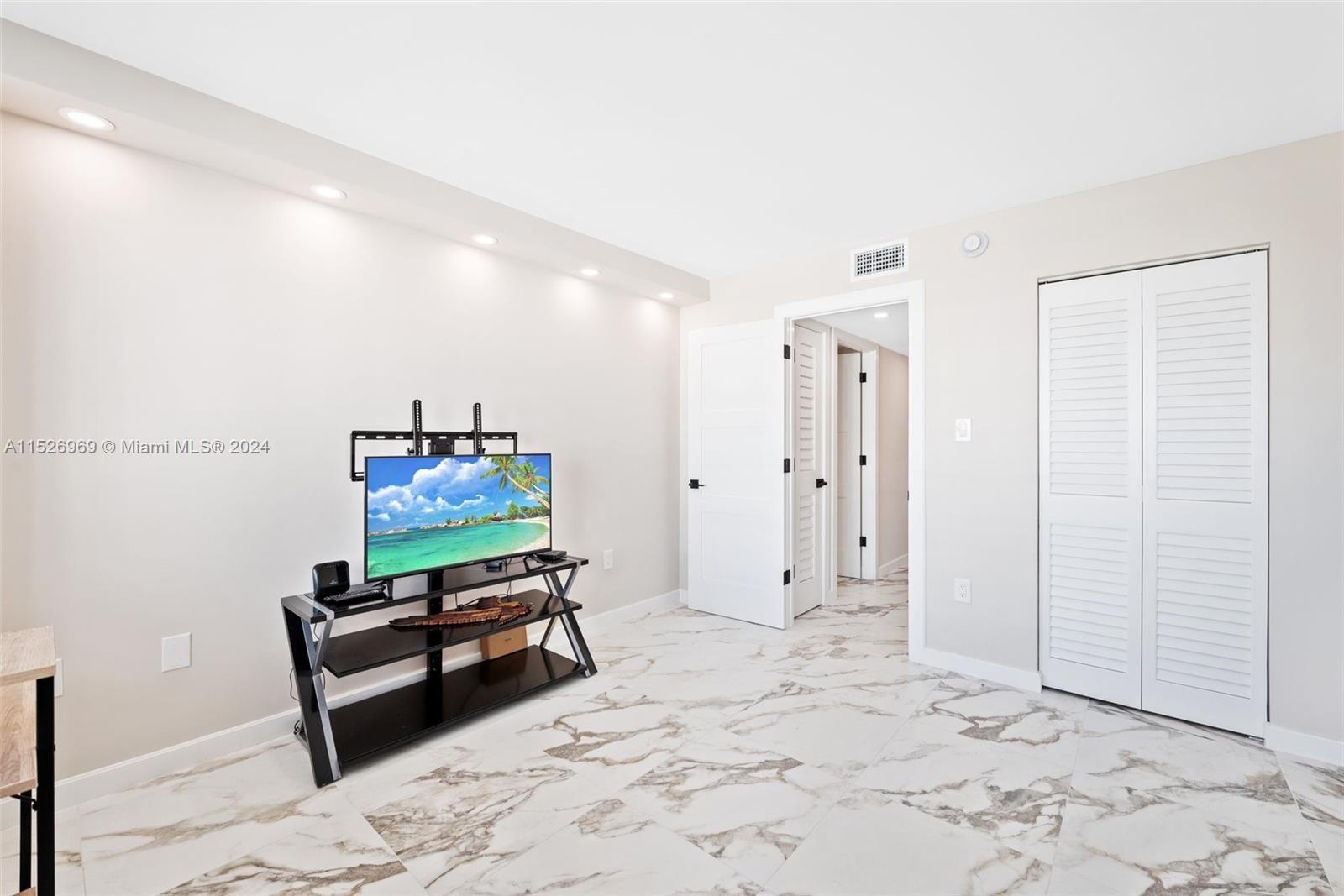 18081 Biscayne Blvd 1501, Aventura, Florida 33160, 2 Bedrooms Bedrooms, ,2 BathroomsBathrooms,Residential,For Sale,18081 Biscayne Blvd 1501,A11526969