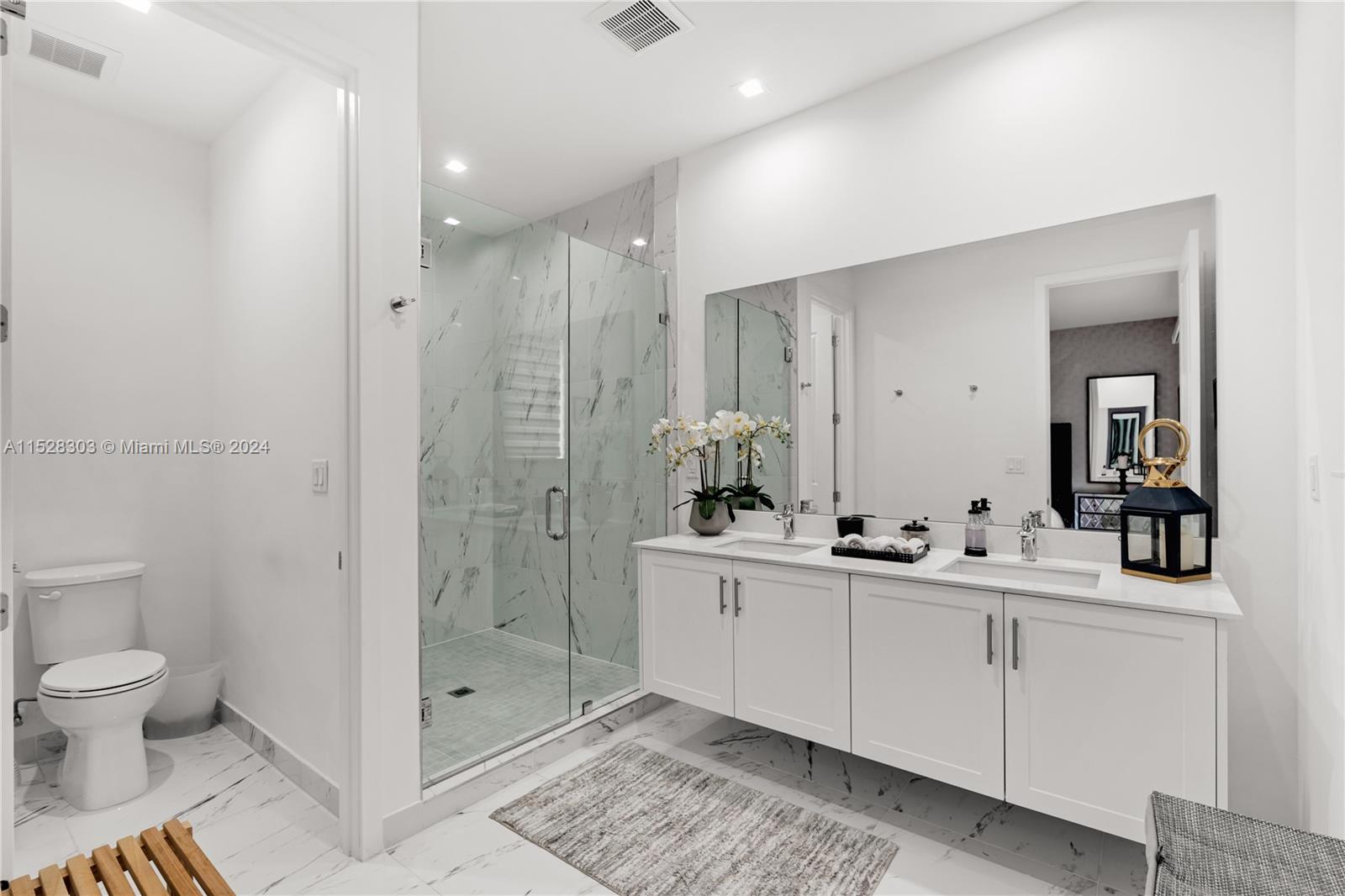 4374 NW 81st Ave, Doral, Florida 33166, 3 Bedrooms Bedrooms, ,2 BathroomsBathrooms,Residentiallease,For Rent,4374 NW 81st Ave,A11528303