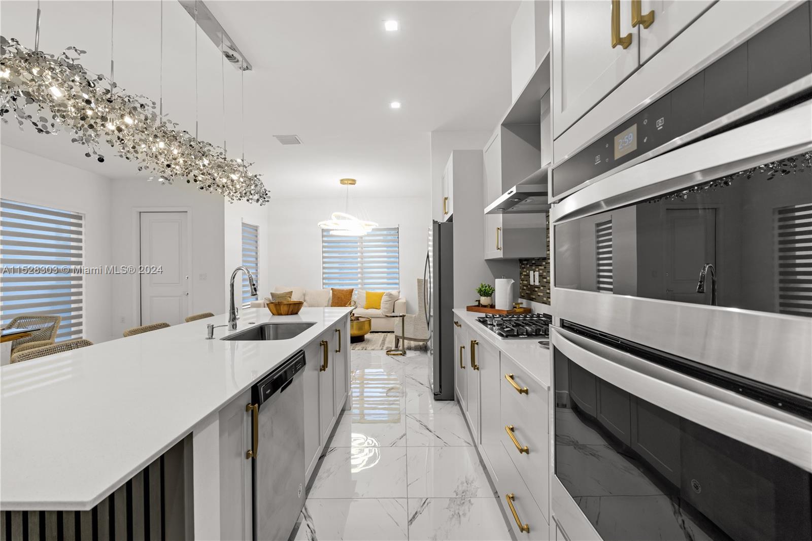 4374 NW 81st Ave, Doral, Florida 33166, 3 Bedrooms Bedrooms, ,2 BathroomsBathrooms,Residentiallease,For Rent,4374 NW 81st Ave,A11528303