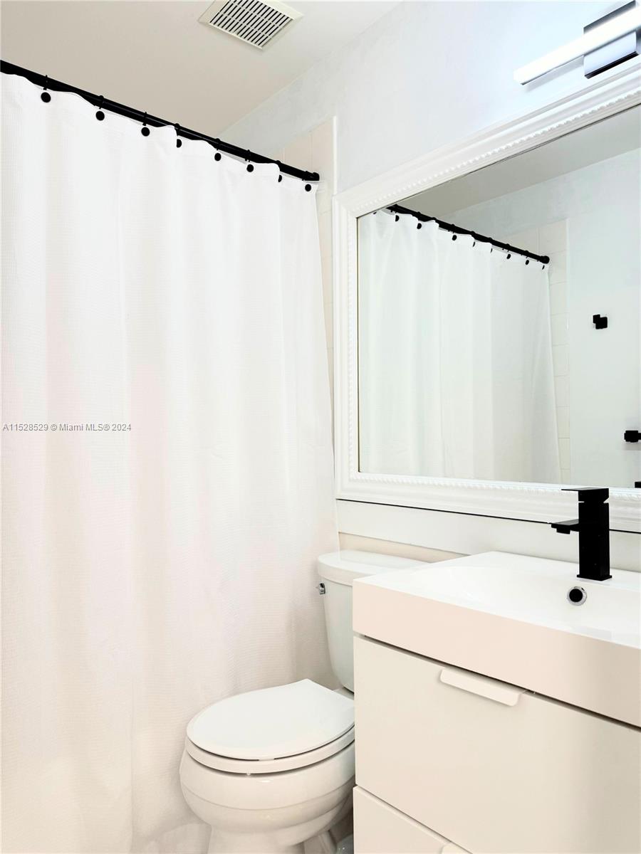 5020 NW 116th Ct 5020, Doral, Florida 33178, 3 Bedrooms Bedrooms, ,2 BathroomsBathrooms,Residentiallease,For Rent,5020 NW 116th Ct 5020,A11528529