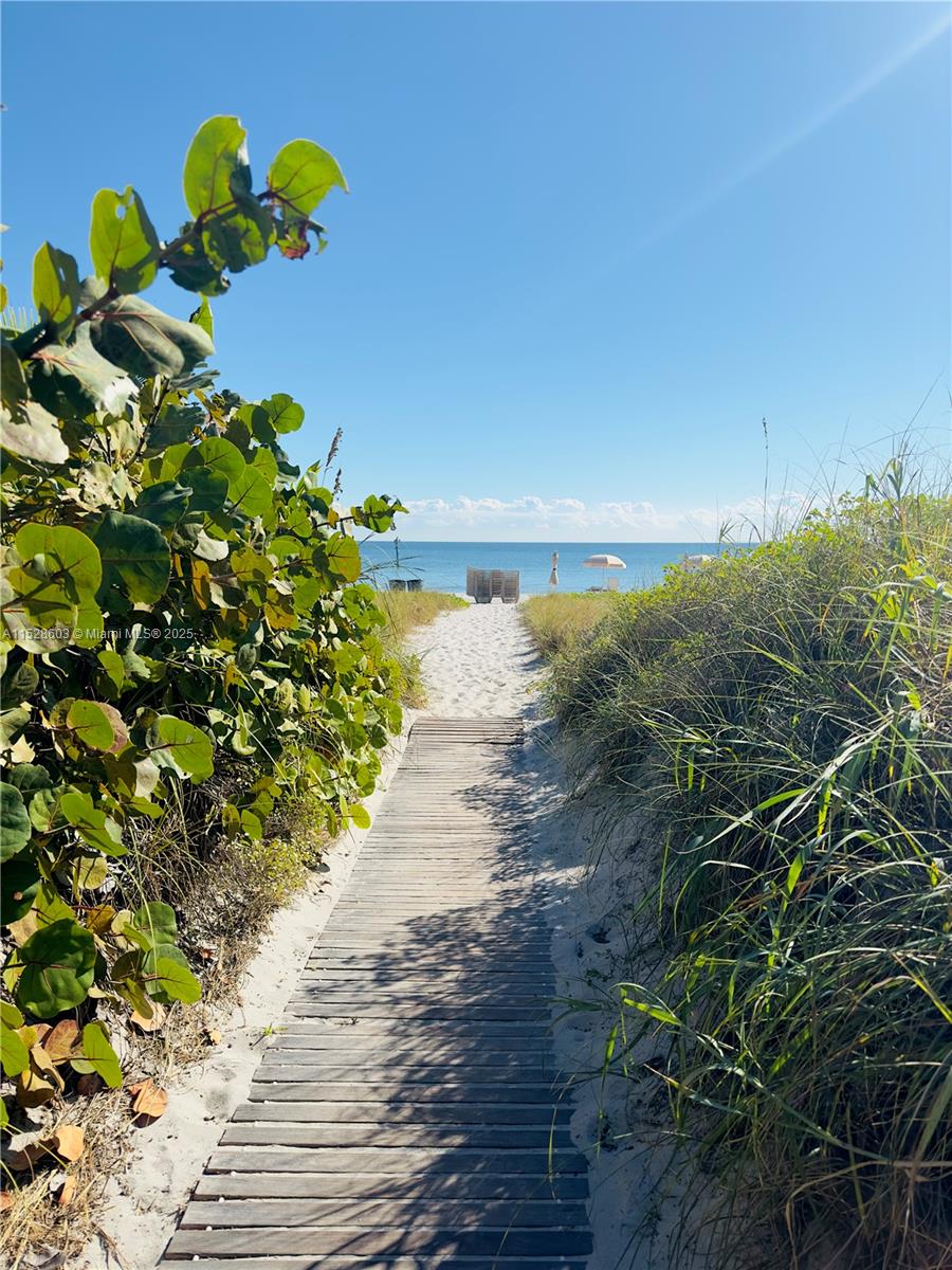 101 Crandon Blvd 271, Key Biscayne, Florida 33149, 2 Bedrooms Bedrooms, ,2 BathroomsBathrooms,Residentiallease,For Rent,101 Crandon Blvd 271,A11528603