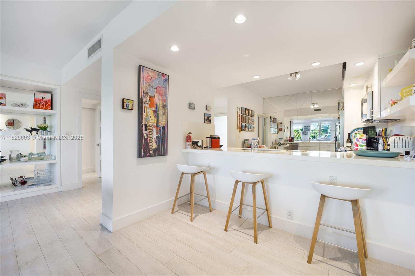 101 Crandon Blvd 271, Key Biscayne, Florida 33149, 2 Bedrooms Bedrooms, ,2 BathroomsBathrooms,Residentiallease,For Rent,101 Crandon Blvd 271,A11528603