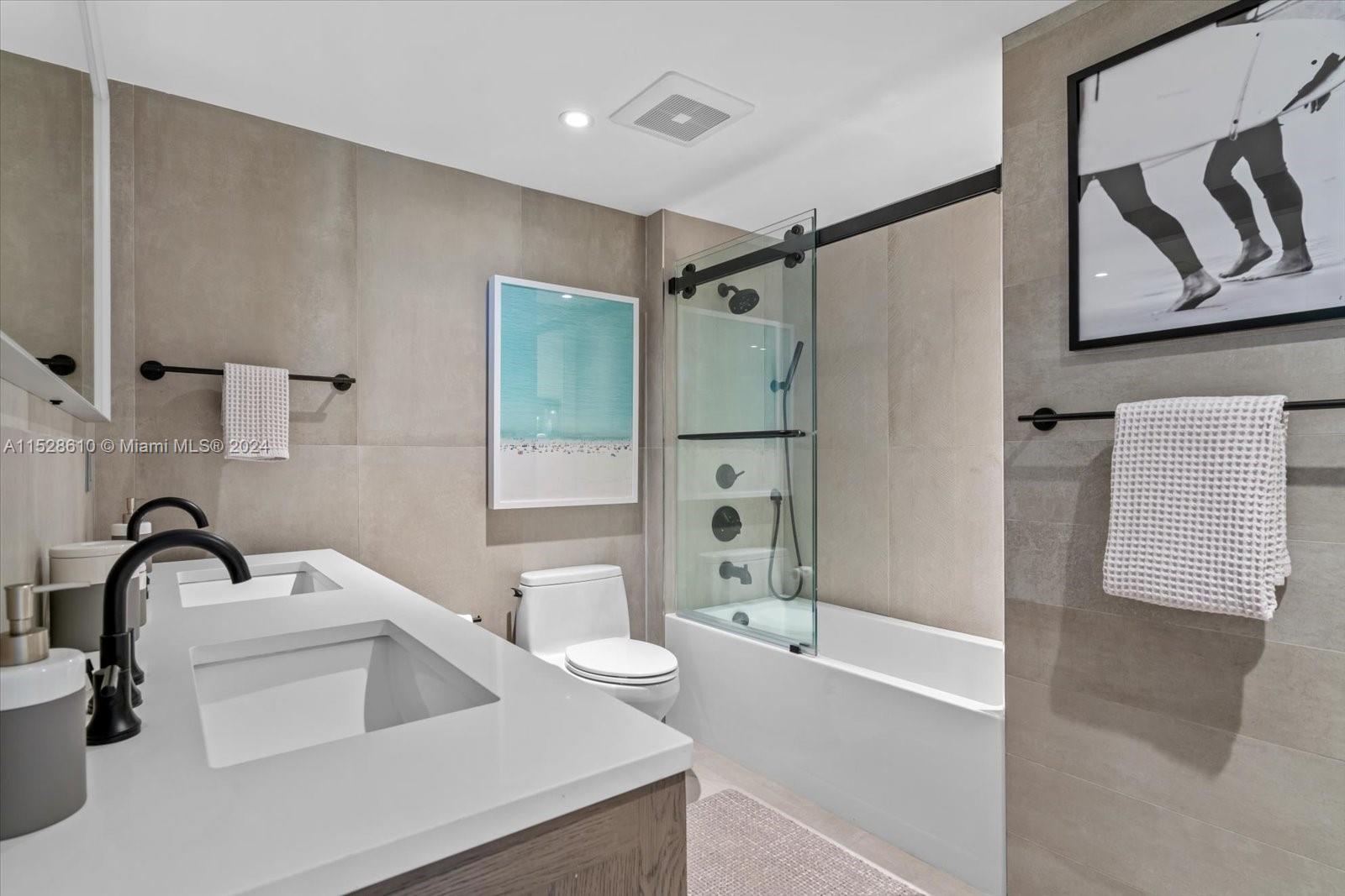 2301 Collins Ave 1536/1537, Miami Beach, Florida 33139, 2 Bedrooms Bedrooms, ,2 BathroomsBathrooms,Residentiallease,For Rent,2301 Collins Ave 1536/1537,A11528610