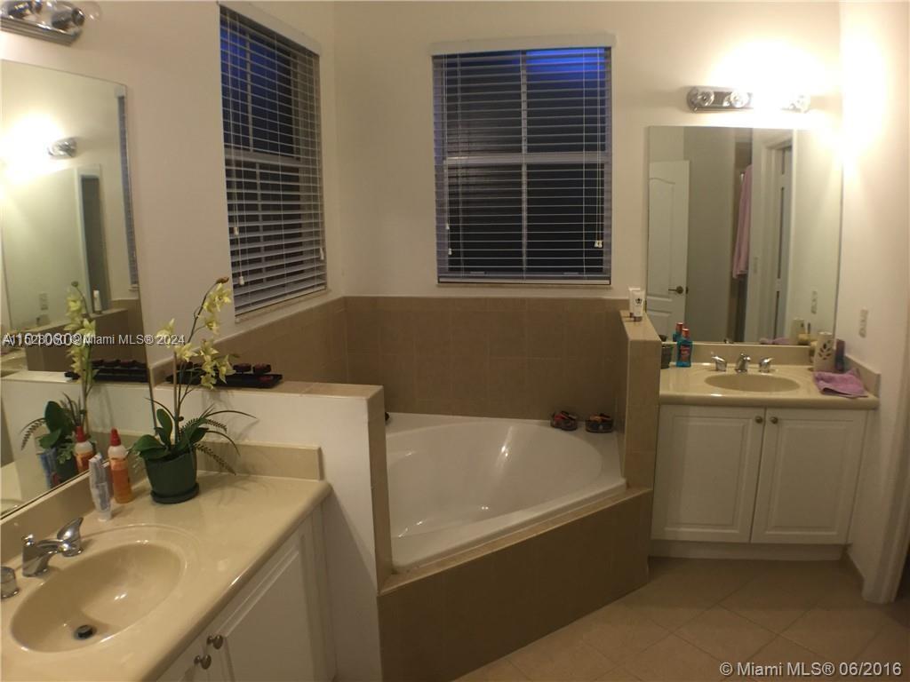 955 SW 152nd Ct 955, Miami, Florida 33194, 3 Bedrooms Bedrooms, ,2 BathroomsBathrooms,Residentiallease,For Rent,955 SW 152nd Ct 955,A11528060