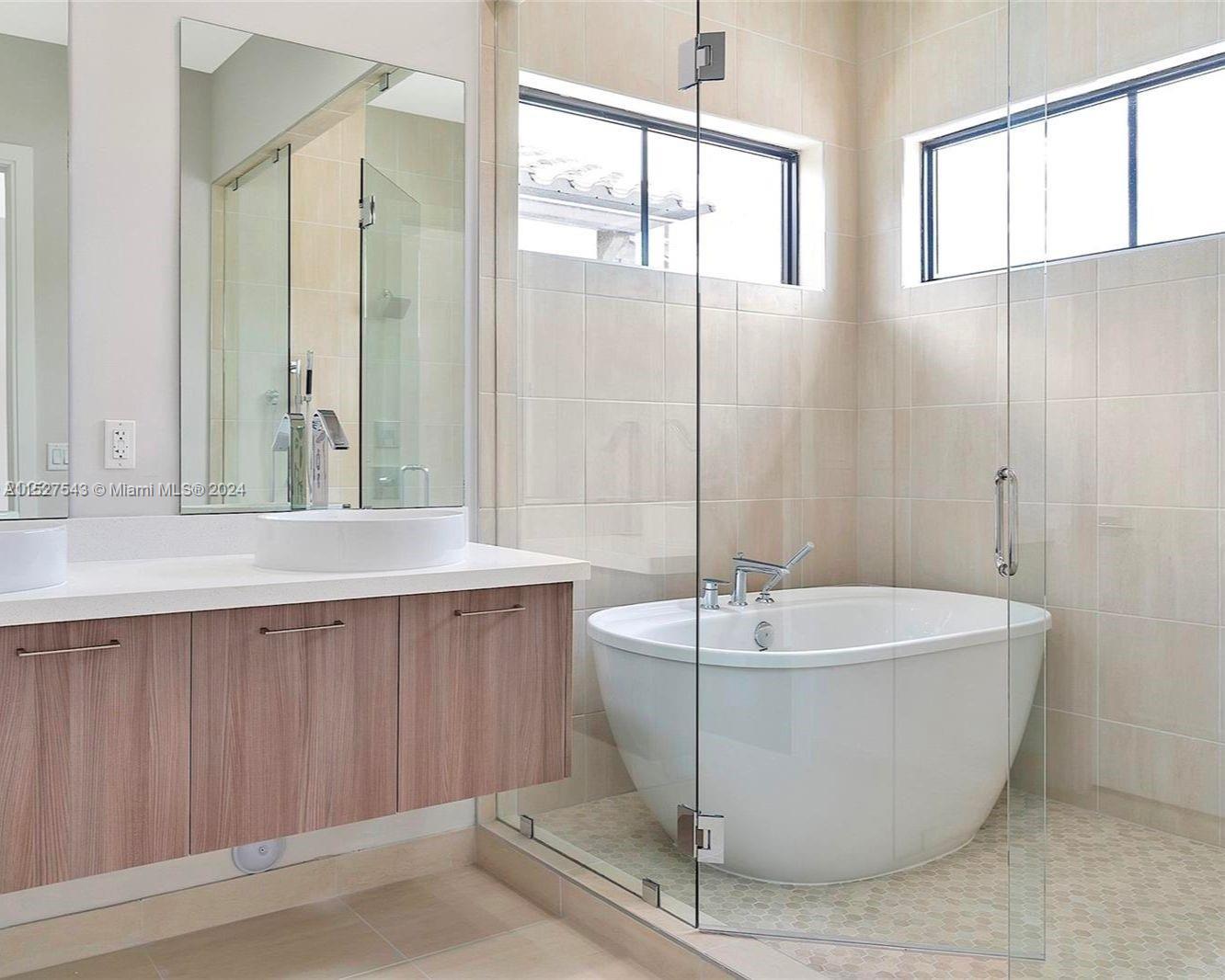 8061 NW 42nd St, Doral, Florida 33166, 4 Bedrooms Bedrooms, ,4 BathroomsBathrooms,Residential,For Sale,8061 NW 42nd St,A11527543