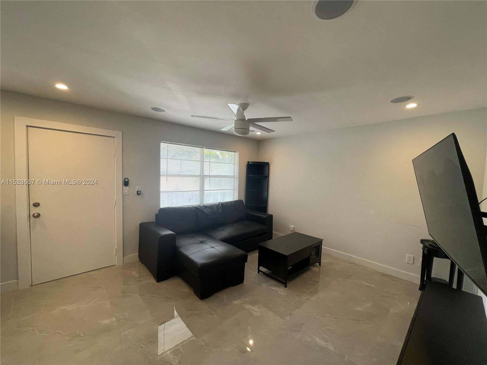 4732 SW 33rd Ave 202, Dania Beach, Florida 33312, 2 Bedrooms Bedrooms, ,1 BathroomBathrooms,Residential,For Sale,4732 SW 33rd Ave 202,A11528667