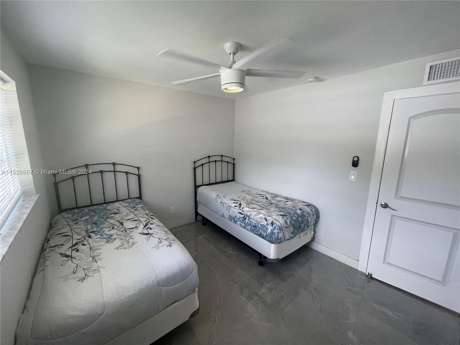 4732 SW 33rd Ave 202, Dania Beach, Florida 33312, 2 Bedrooms Bedrooms, ,1 BathroomBathrooms,Residential,For Sale,4732 SW 33rd Ave 202,A11528667