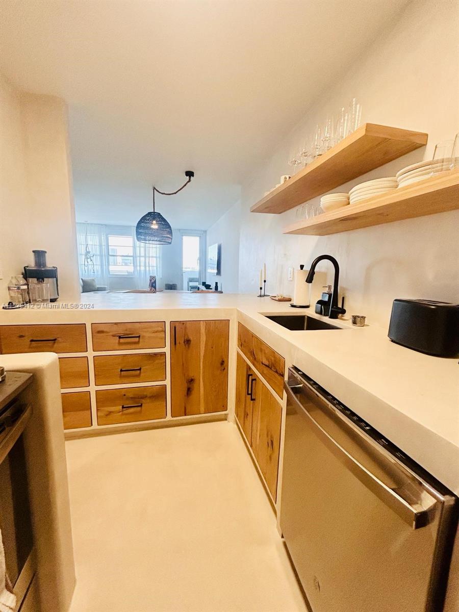 100 Lincoln Rd 1543, Miami Beach, Florida 33139, 1 Bedroom Bedrooms, ,1 BathroomBathrooms,Residentiallease,For Rent,100 Lincoln Rd 1543,A11528412