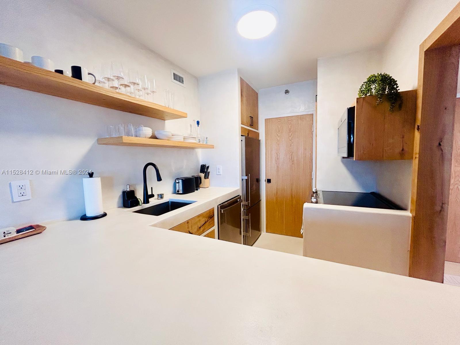 100 Lincoln Rd 1543, Miami Beach, Florida 33139, 1 Bedroom Bedrooms, ,1 BathroomBathrooms,Residentiallease,For Rent,100 Lincoln Rd 1543,A11528412
