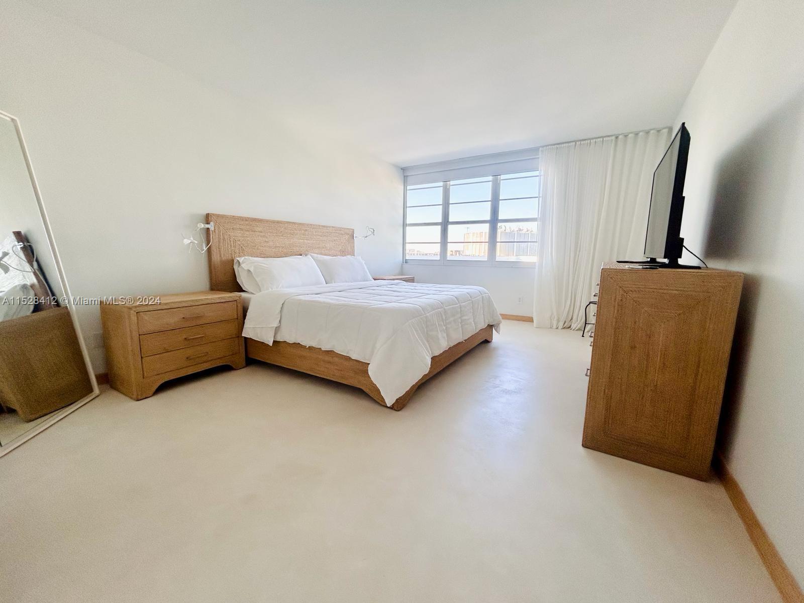 100 Lincoln Rd 1543, Miami Beach, Florida 33139, 1 Bedroom Bedrooms, ,1 BathroomBathrooms,Residentiallease,For Rent,100 Lincoln Rd 1543,A11528412