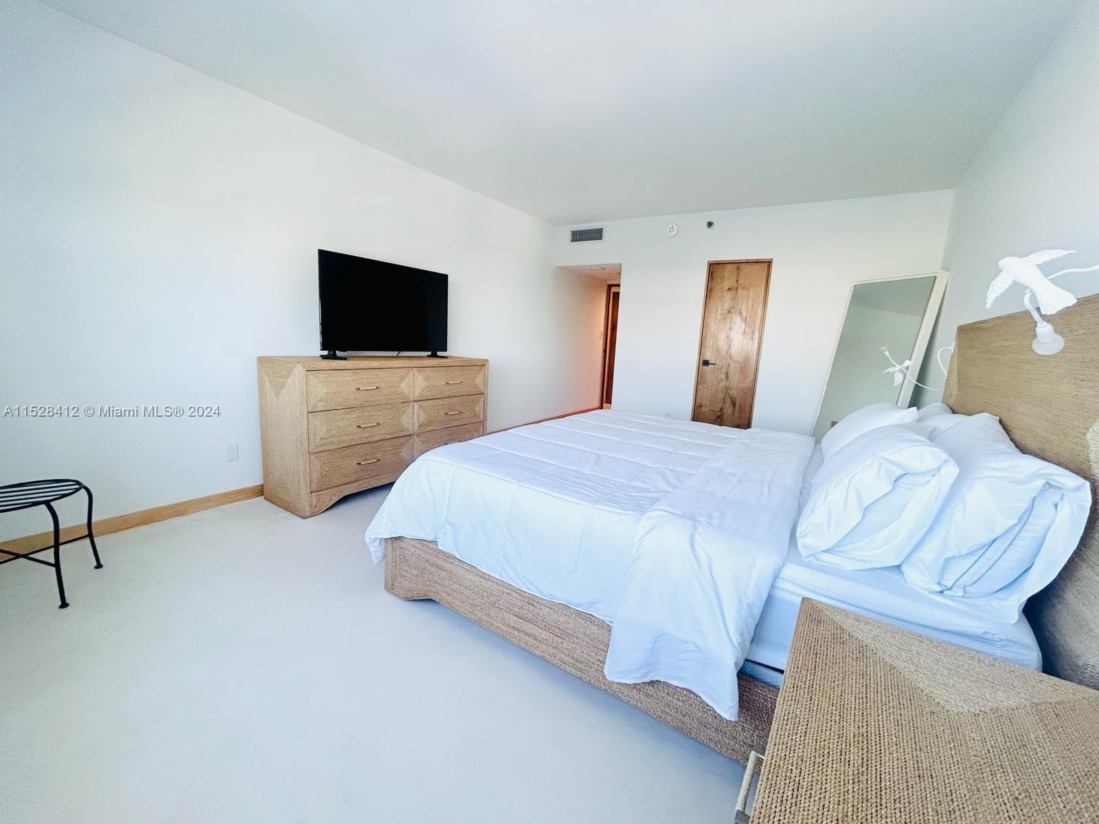 100 Lincoln Rd 1543, Miami Beach, Florida 33139, 1 Bedroom Bedrooms, ,1 BathroomBathrooms,Residentiallease,For Rent,100 Lincoln Rd 1543,A11528412