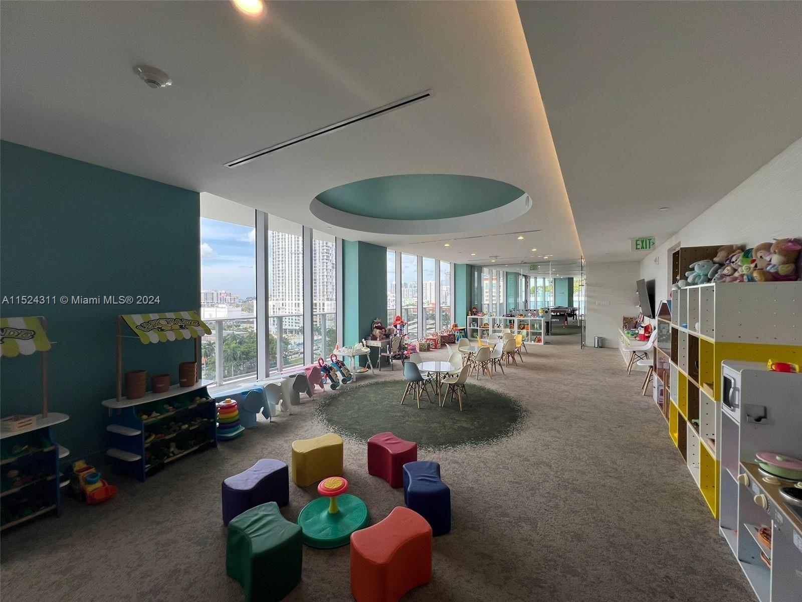 488 NE 18th St 511, Miami, Florida 33132, 2 Bedrooms Bedrooms, ,3 BathroomsBathrooms,Residentiallease,For Rent,488 NE 18th St 511,A11524311