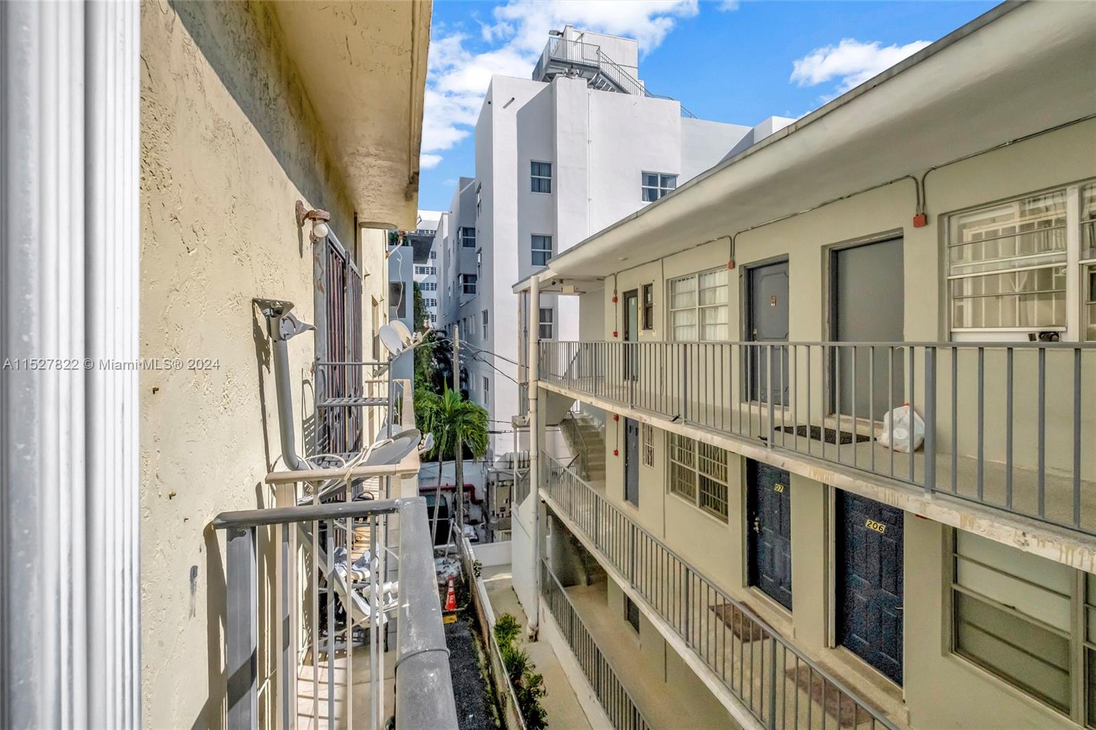 4021 Indian Creek Dr 2C, Miami Beach, Florida 33140, 1 Bedroom Bedrooms, ,1 BathroomBathrooms,Residential,For Sale,4021 Indian Creek Dr 2C,A11527822