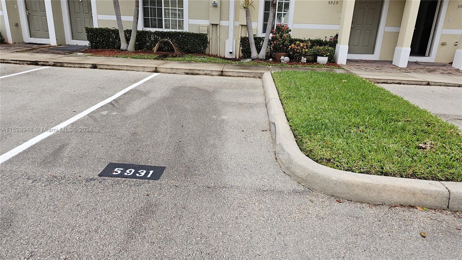 5931 Glasgow Way 5931, Tamarac, Florida 33321, 2 Bedrooms Bedrooms, ,2 BathroomsBathrooms,Residentiallease,For Rent,5931 Glasgow Way 5931,A11528948