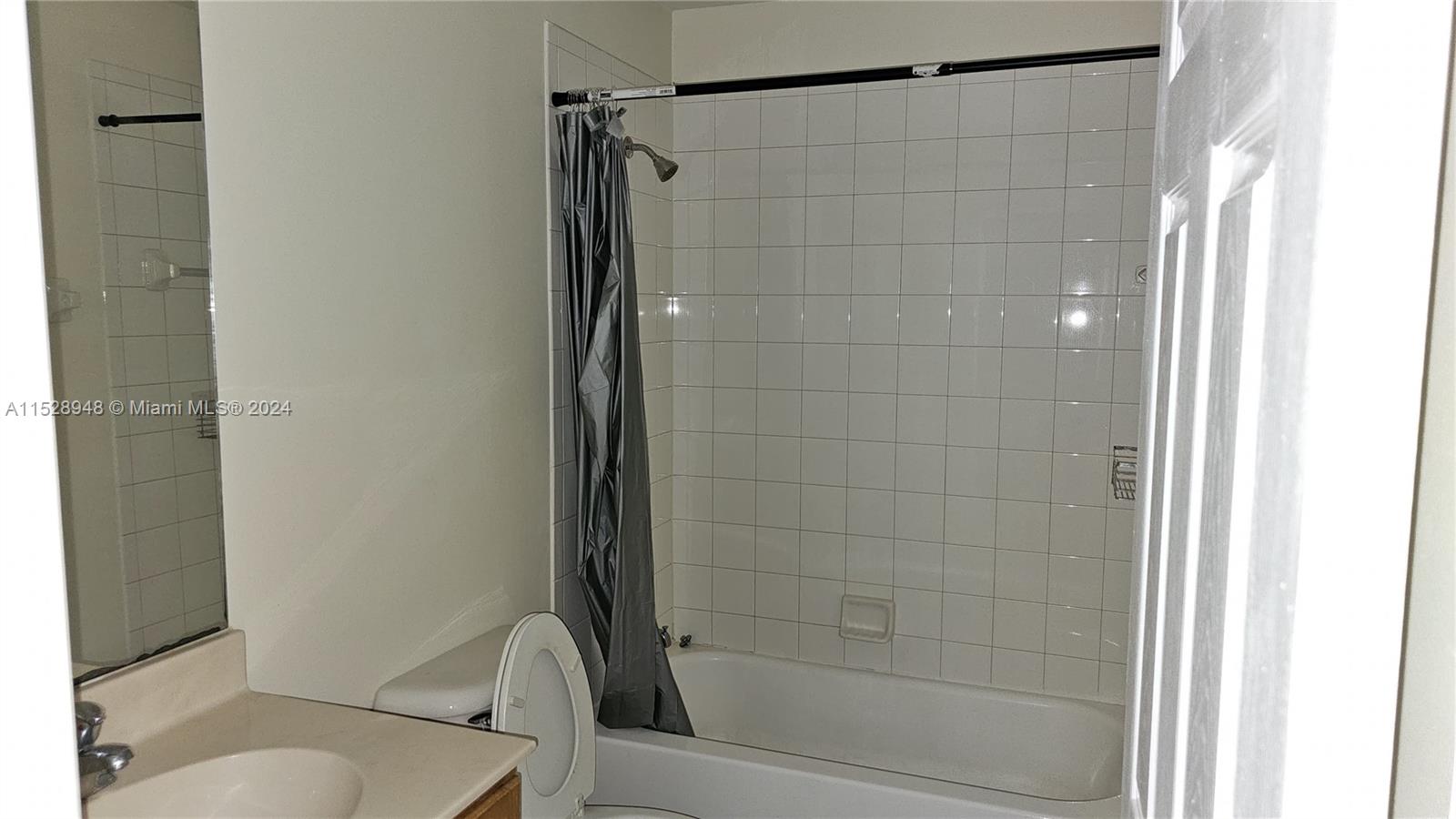 5931 Glasgow Way 5931, Tamarac, Florida 33321, 2 Bedrooms Bedrooms, ,2 BathroomsBathrooms,Residentiallease,For Rent,5931 Glasgow Way 5931,A11528948