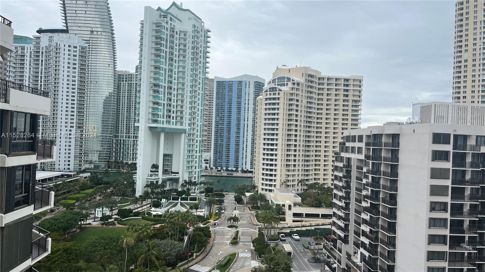 520 Brickell Key Dr A1712, Miami, Florida 33131, 1 Bedroom Bedrooms, ,1 BathroomBathrooms,Residential,For Sale,520 Brickell Key Dr A1712,A11528264