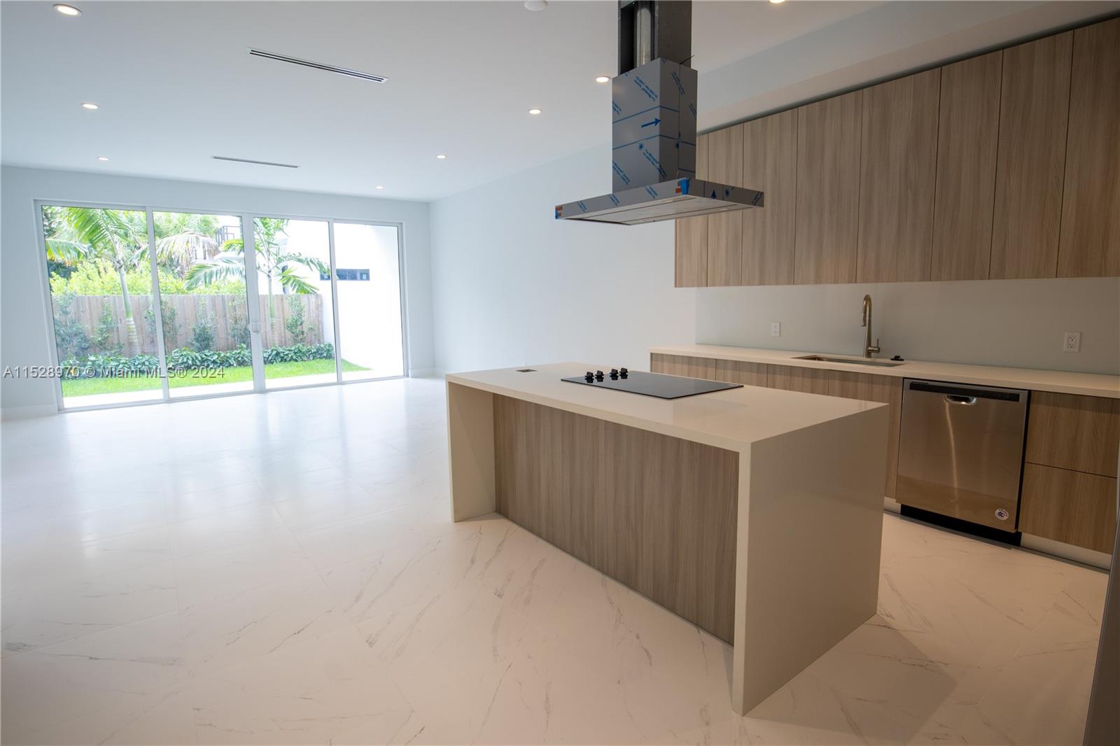 3374 Day Ave, Miami, Florida 33133, ,Residentialincome,For Sale,3374 Day Ave,A11528970