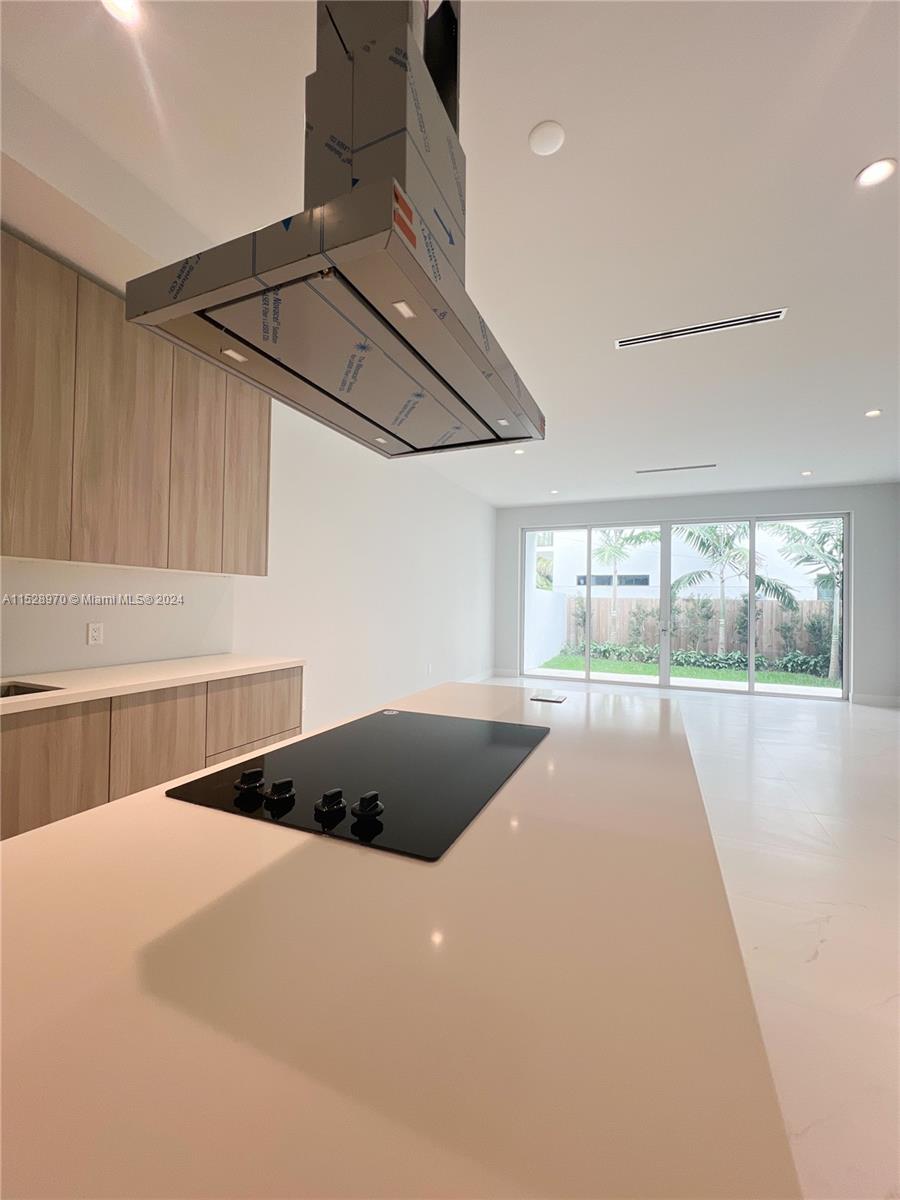 3374 Day Ave, Miami, Florida 33133, ,Residentialincome,For Sale,3374 Day Ave,A11528970