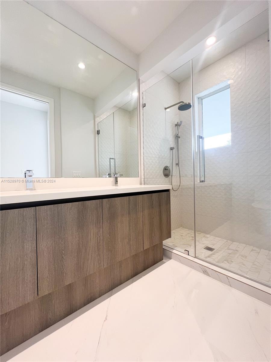 3374 Day Ave, Miami, Florida 33133, ,Residentialincome,For Sale,3374 Day Ave,A11528970