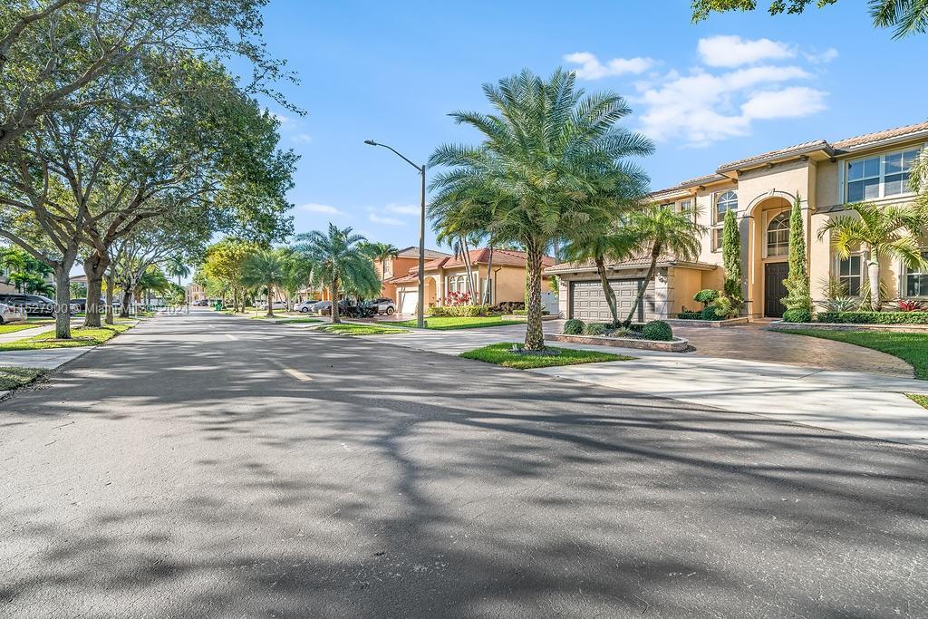 13451 SW 21st St 13451, Miramar, Florida 33027, 5 Bedrooms Bedrooms, ,3 BathroomsBathrooms,Residentiallease,For Rent,13451 SW 21st St 13451,A11527900