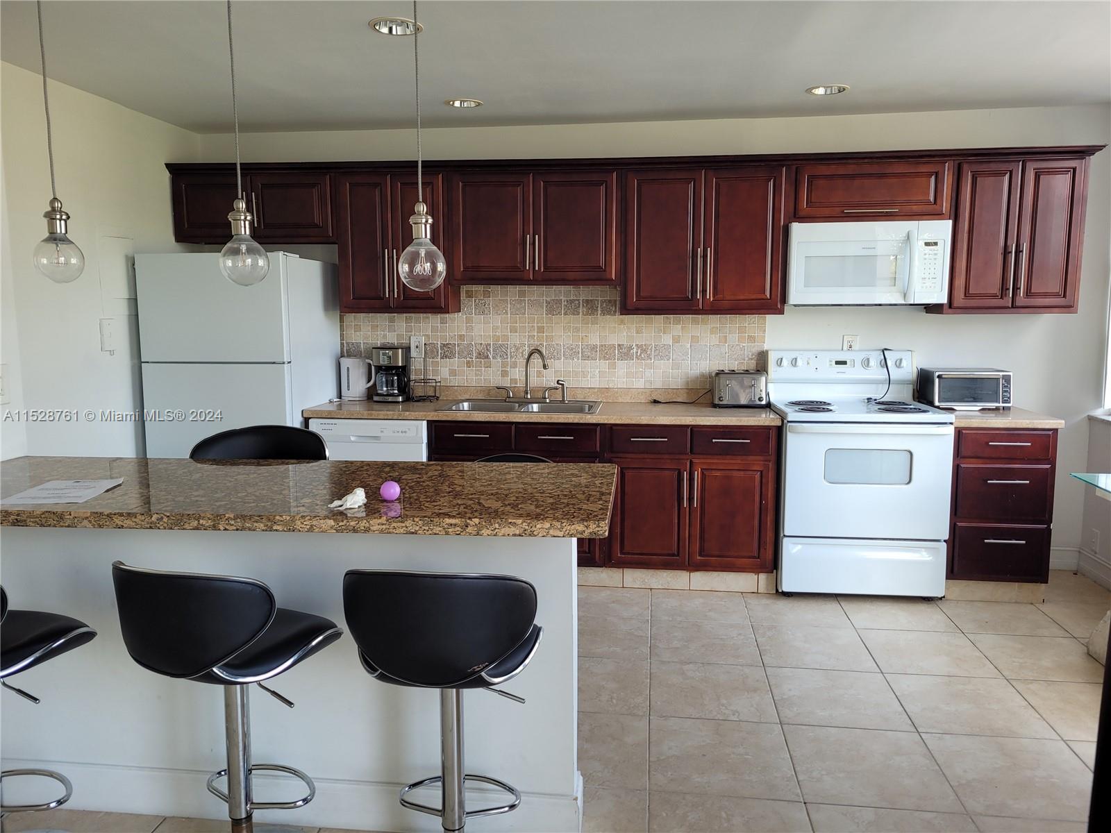 18031 Biscayne Blvd 201, Aventura, Florida 33160, ,1 BathroomBathrooms,Residentiallease,For Rent,18031 Biscayne Blvd 201,A11528761