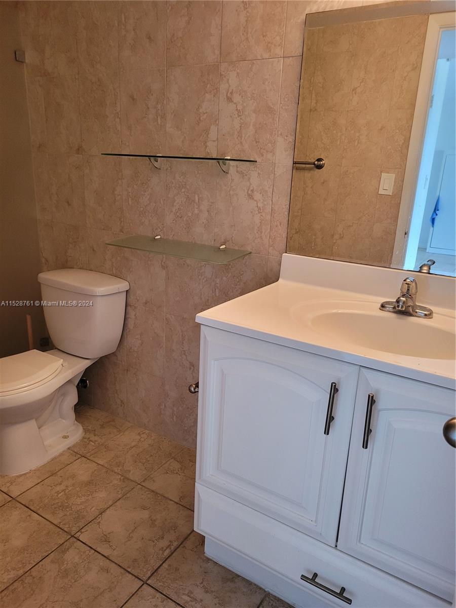 18031 Biscayne Blvd 201, Aventura, Florida 33160, ,1 BathroomBathrooms,Residentiallease,For Rent,18031 Biscayne Blvd 201,A11528761
