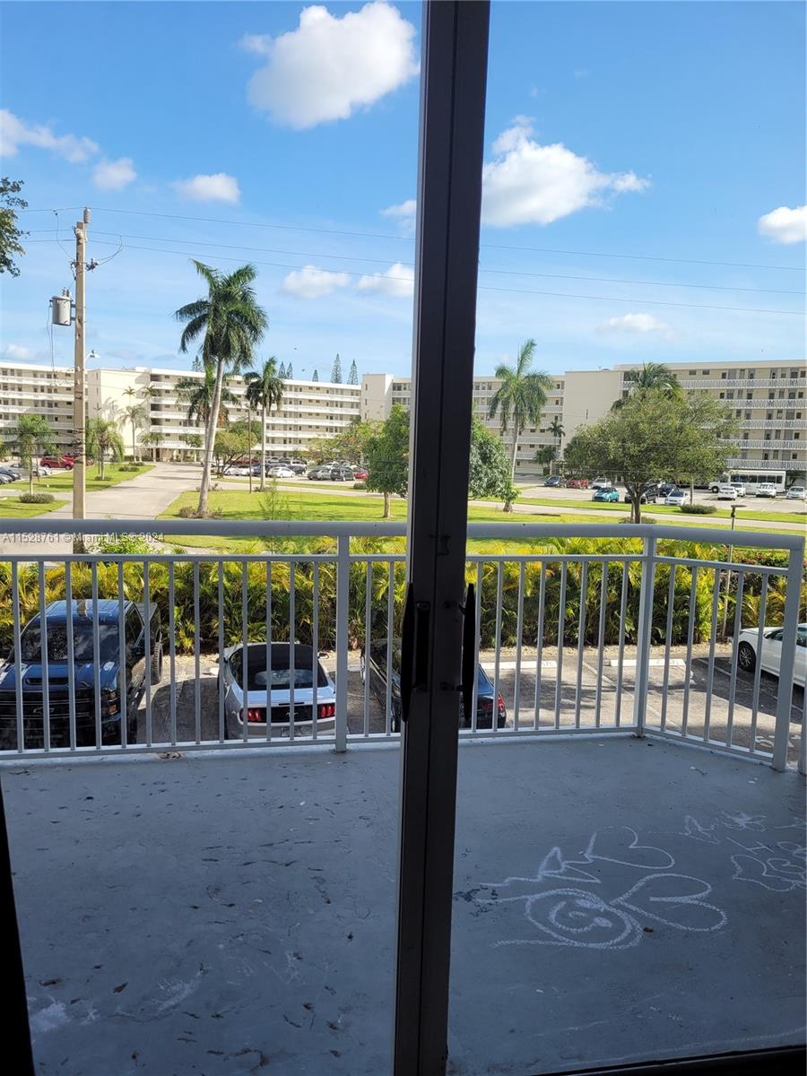 18031 Biscayne Blvd 201, Aventura, Florida 33160, ,1 BathroomBathrooms,Residentiallease,For Rent,18031 Biscayne Blvd 201,A11528761