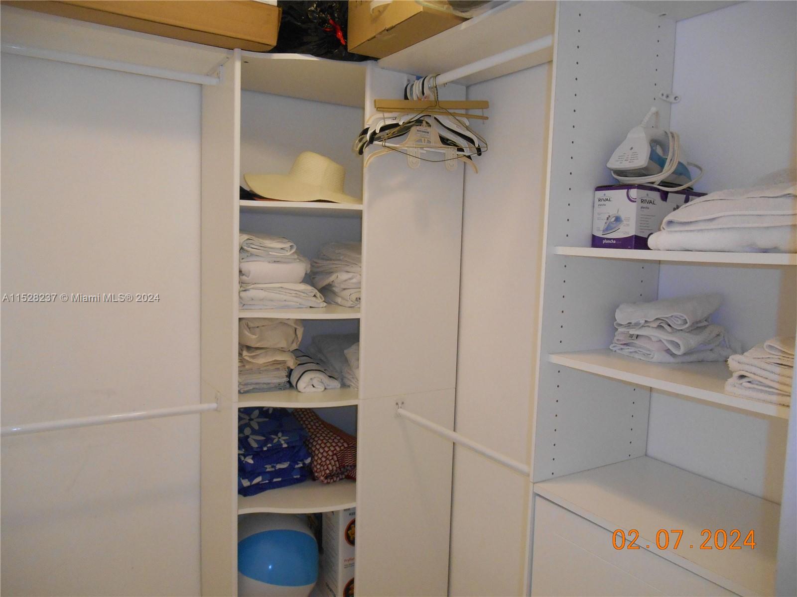 Sunny Isles Beach, Florida 33160, 1 Bedroom Bedrooms, ,1 BathroomBathrooms,Residential,For Sale,A11528237