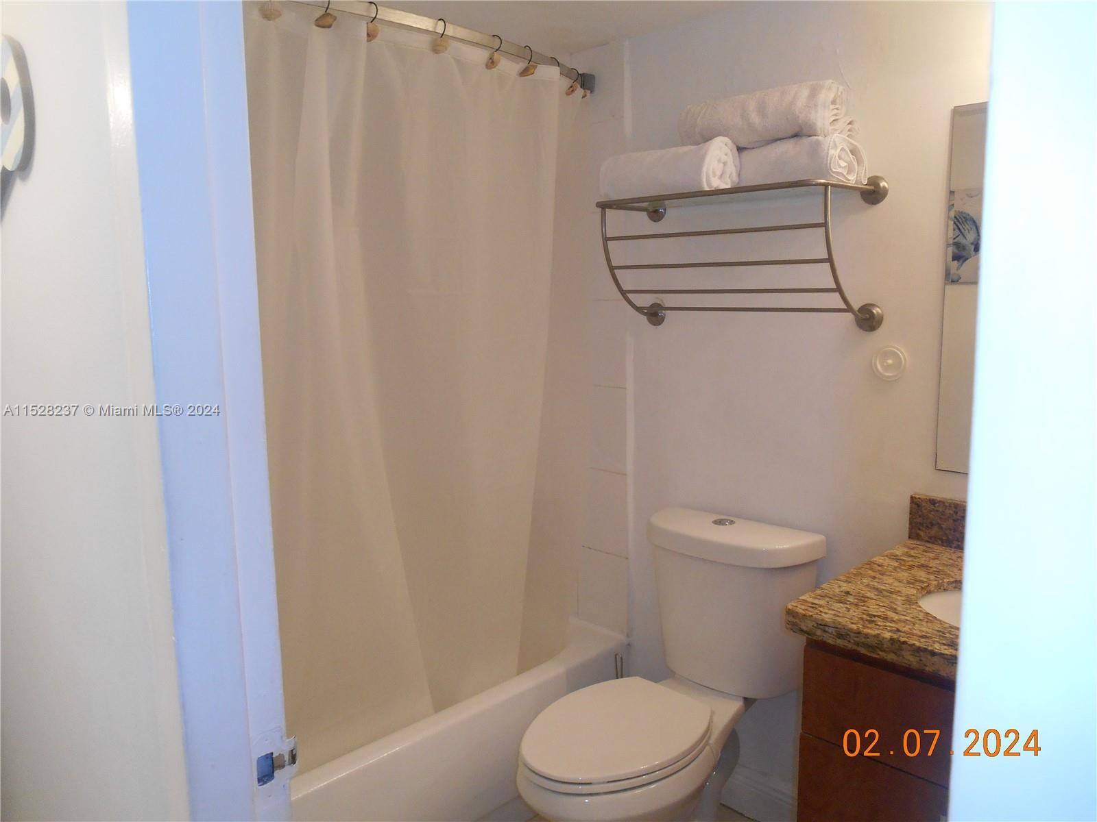 Sunny Isles Beach, Florida 33160, 1 Bedroom Bedrooms, ,1 BathroomBathrooms,Residential,For Sale,A11528237