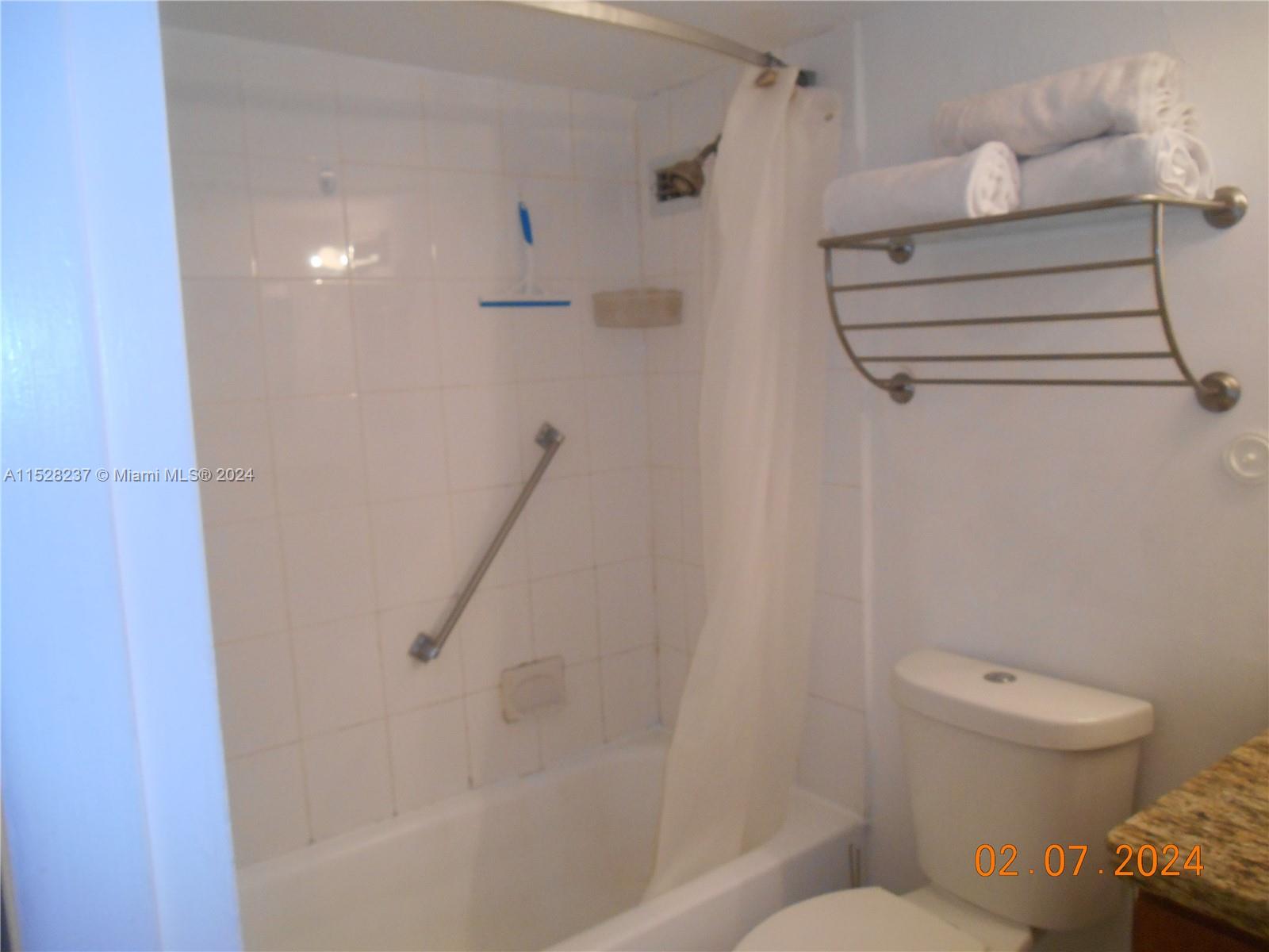Sunny Isles Beach, Florida 33160, 1 Bedroom Bedrooms, ,1 BathroomBathrooms,Residential,For Sale,A11528237