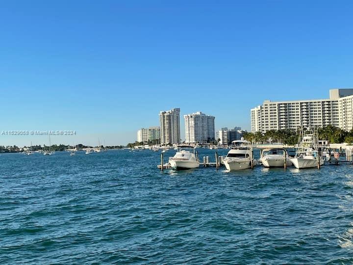 1100 West Ave 1007, Miami Beach, Florida 33139, 1 Bedroom Bedrooms, ,1 BathroomBathrooms,Residentiallease,For Rent,1100 West Ave 1007,A11529058