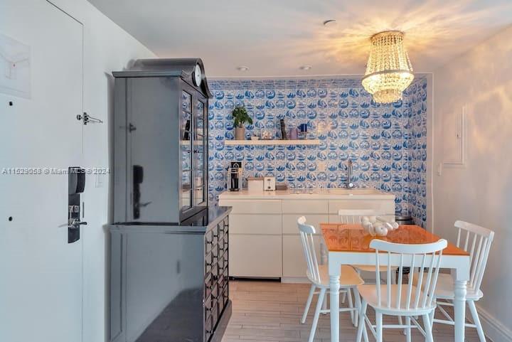 1100 West Ave 1007, Miami Beach, Florida 33139, 1 Bedroom Bedrooms, ,1 BathroomBathrooms,Residentiallease,For Rent,1100 West Ave 1007,A11529058