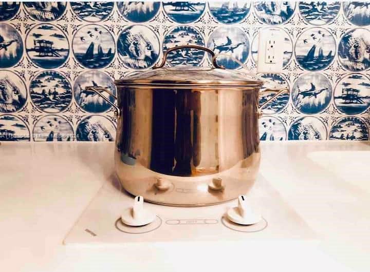 1100 West Ave 1007, Miami Beach, Florida 33139, 1 Bedroom Bedrooms, ,1 BathroomBathrooms,Residentiallease,For Rent,1100 West Ave 1007,A11529058