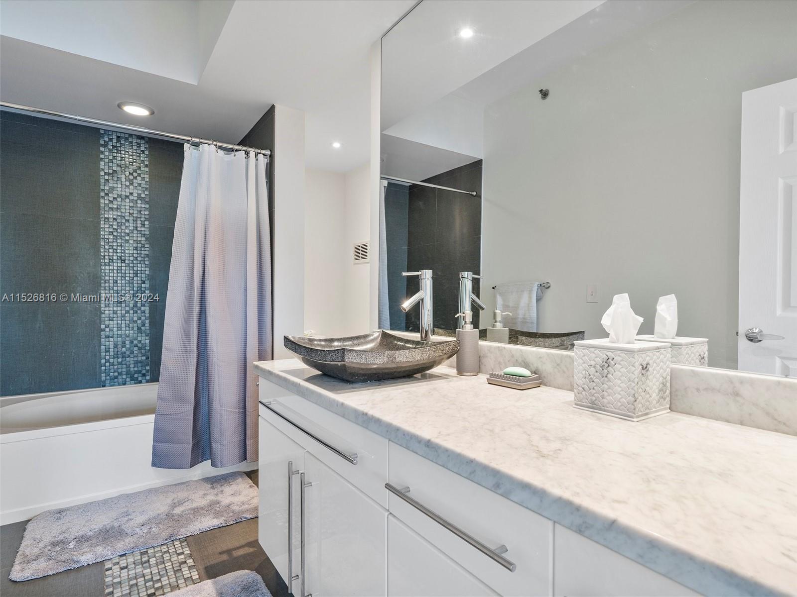 3255 NE 184th St 12508, Aventura, Florida 33160, 2 Bedrooms Bedrooms, ,2 BathroomsBathrooms,Residentiallease,For Rent,3255 NE 184th St 12508,A11526816