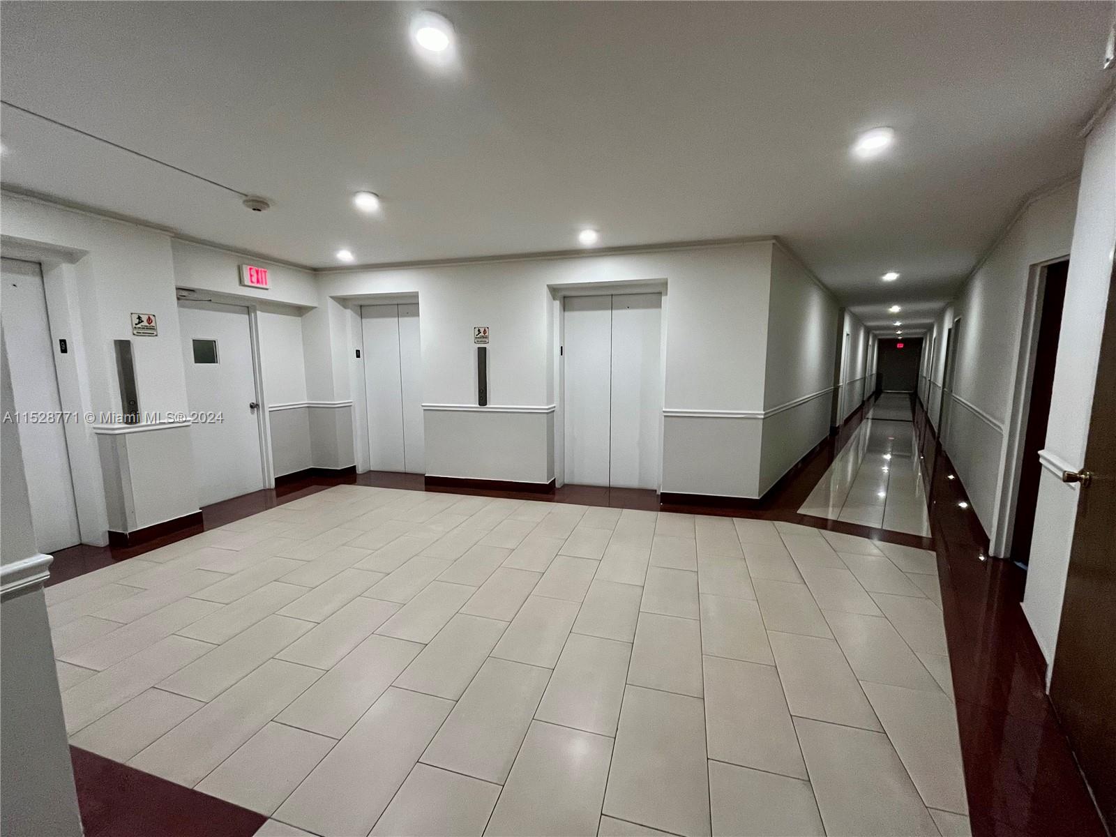 2899 Collins Ave 810, Miami Beach, Florida 33140, ,1 BathroomBathrooms,Residential,For Sale,2899 Collins Ave 810,A11528771