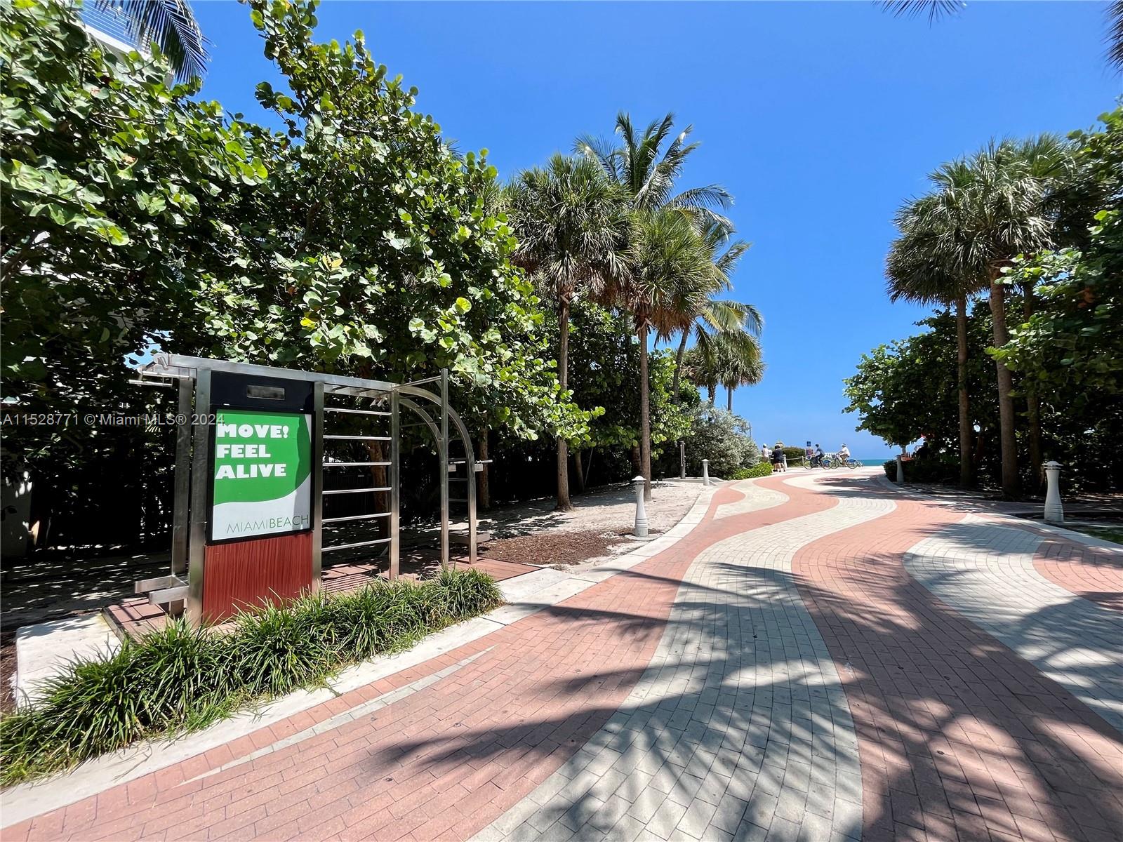 2899 Collins Ave 810, Miami Beach, Florida 33140, ,1 BathroomBathrooms,Residential,For Sale,2899 Collins Ave 810,A11528771
