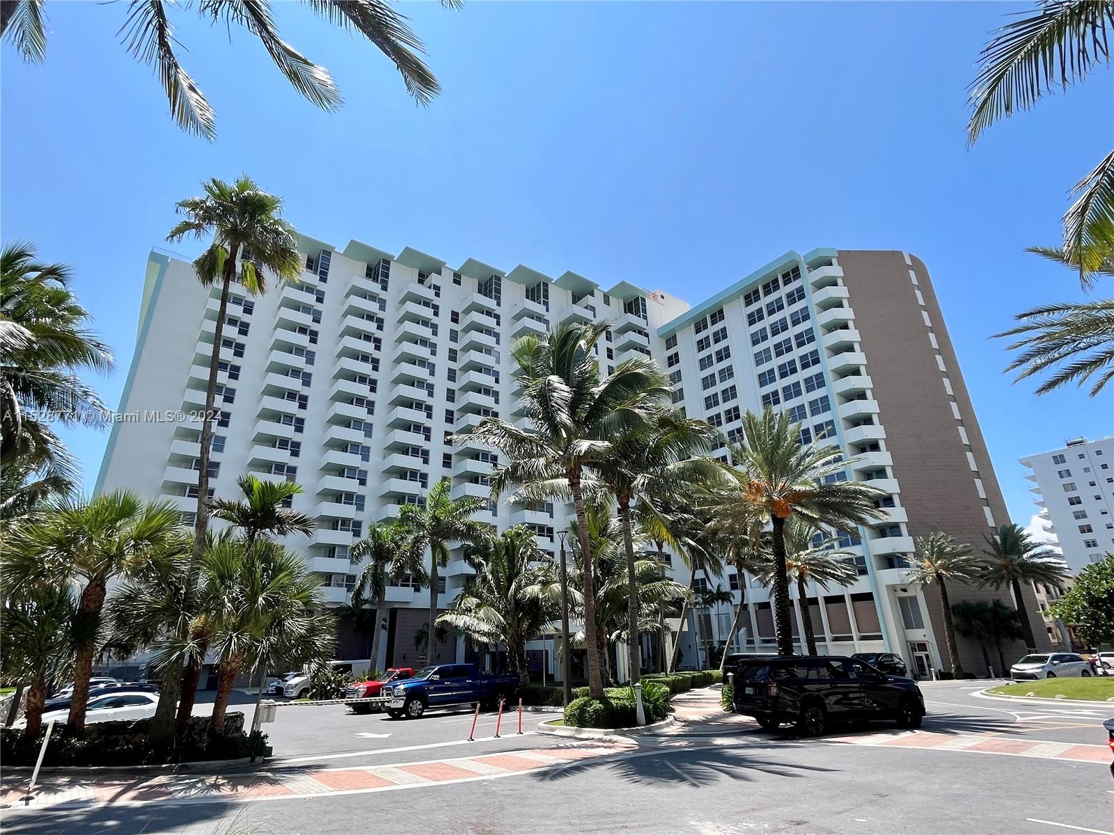 2899 Collins Ave 810, Miami Beach, Florida 33140, ,1 BathroomBathrooms,Residential,For Sale,2899 Collins Ave 810,A11528771