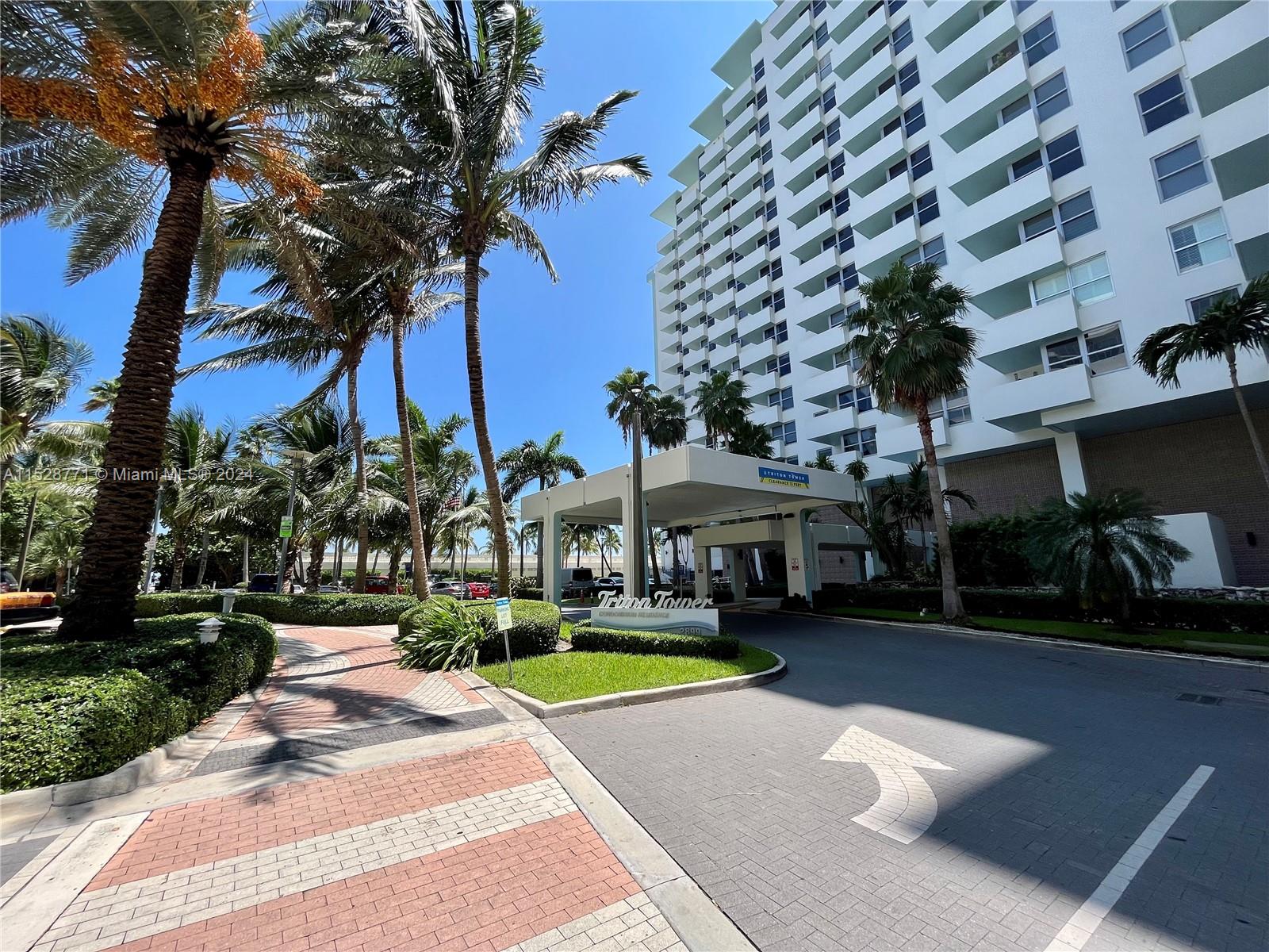 2899 Collins Ave 810, Miami Beach, Florida 33140, ,1 BathroomBathrooms,Residential,For Sale,2899 Collins Ave 810,A11528771