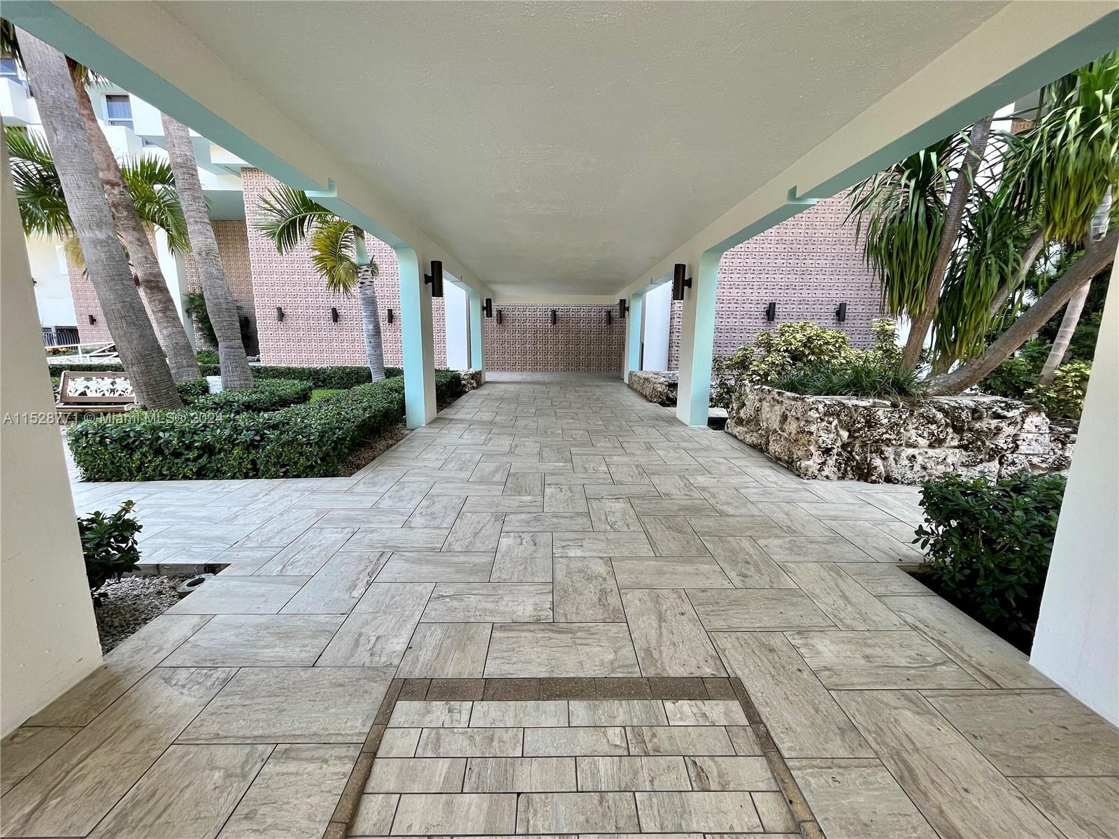 2899 Collins Ave 810, Miami Beach, Florida 33140, ,1 BathroomBathrooms,Residential,For Sale,2899 Collins Ave 810,A11528771