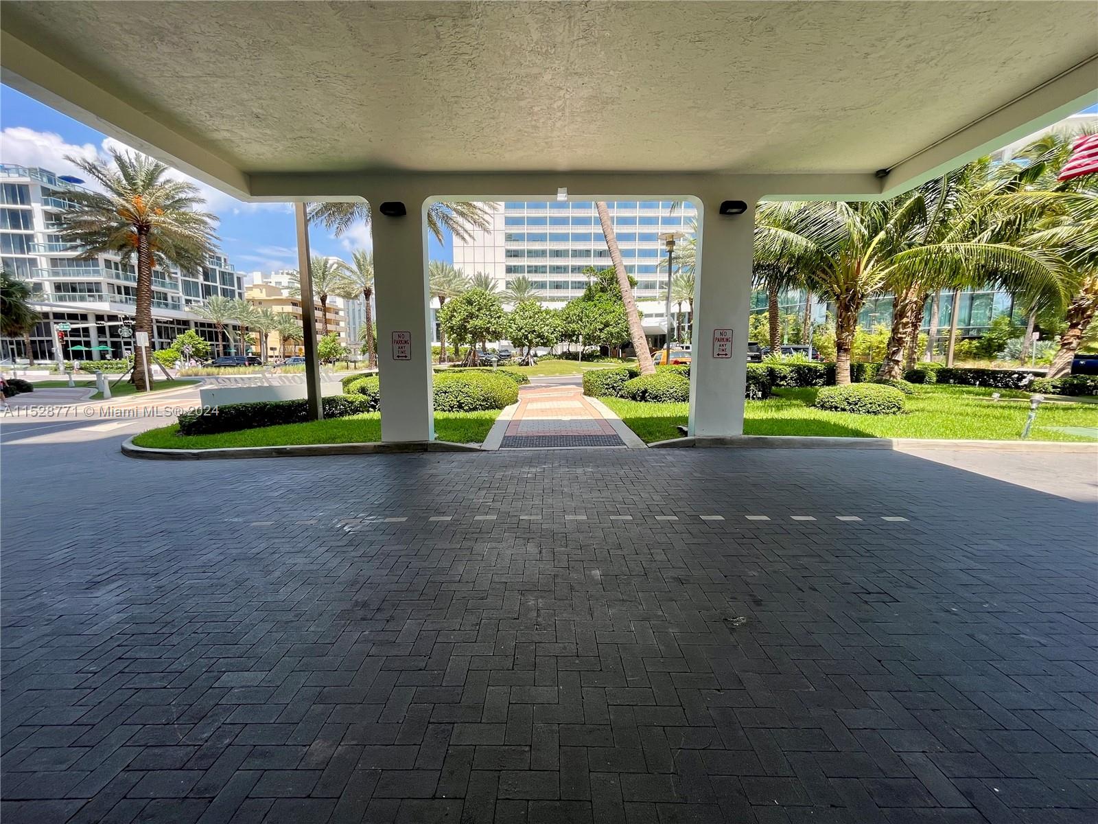 2899 Collins Ave 810, Miami Beach, Florida 33140, ,1 BathroomBathrooms,Residential,For Sale,2899 Collins Ave 810,A11528771