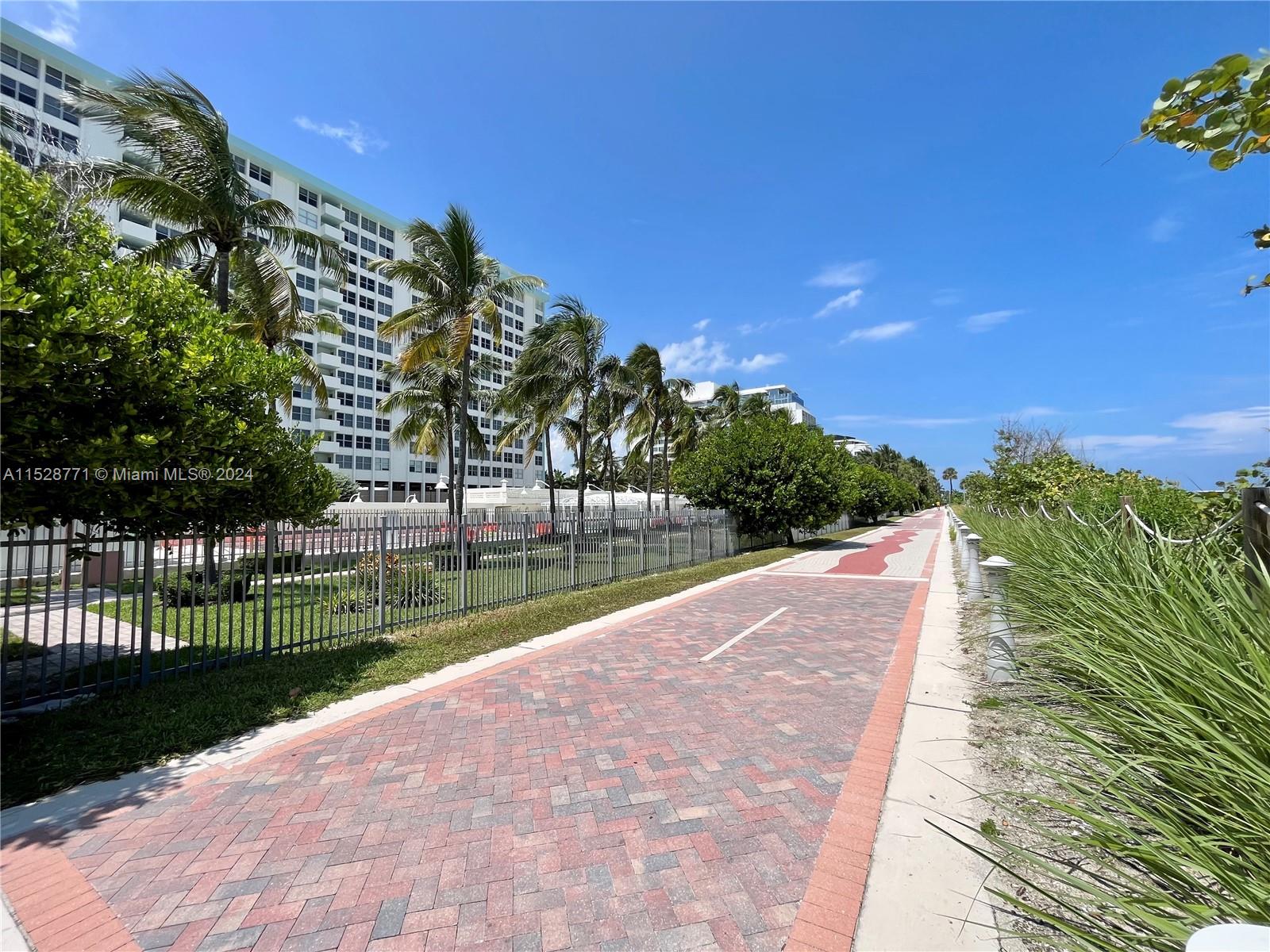 2899 Collins Ave 810, Miami Beach, Florida 33140, ,1 BathroomBathrooms,Residential,For Sale,2899 Collins Ave 810,A11528771