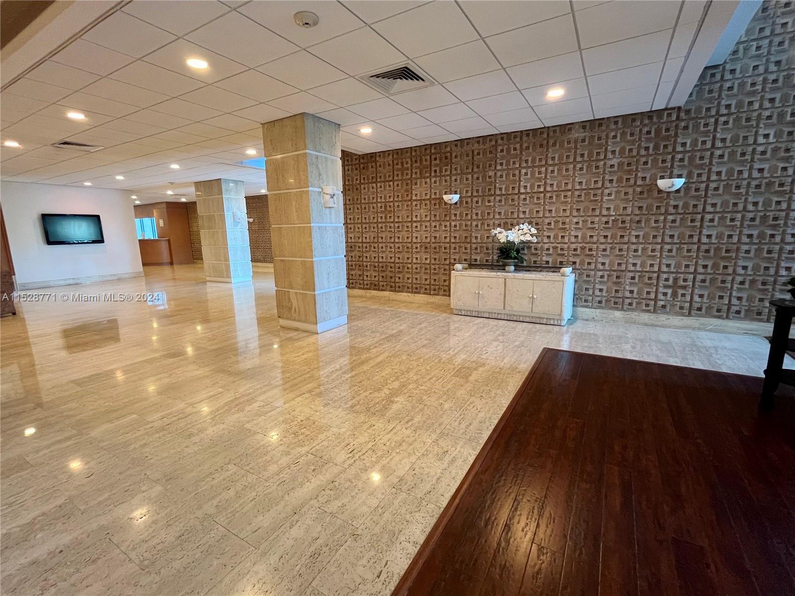 2899 Collins Ave 810, Miami Beach, Florida 33140, ,1 BathroomBathrooms,Residential,For Sale,2899 Collins Ave 810,A11528771