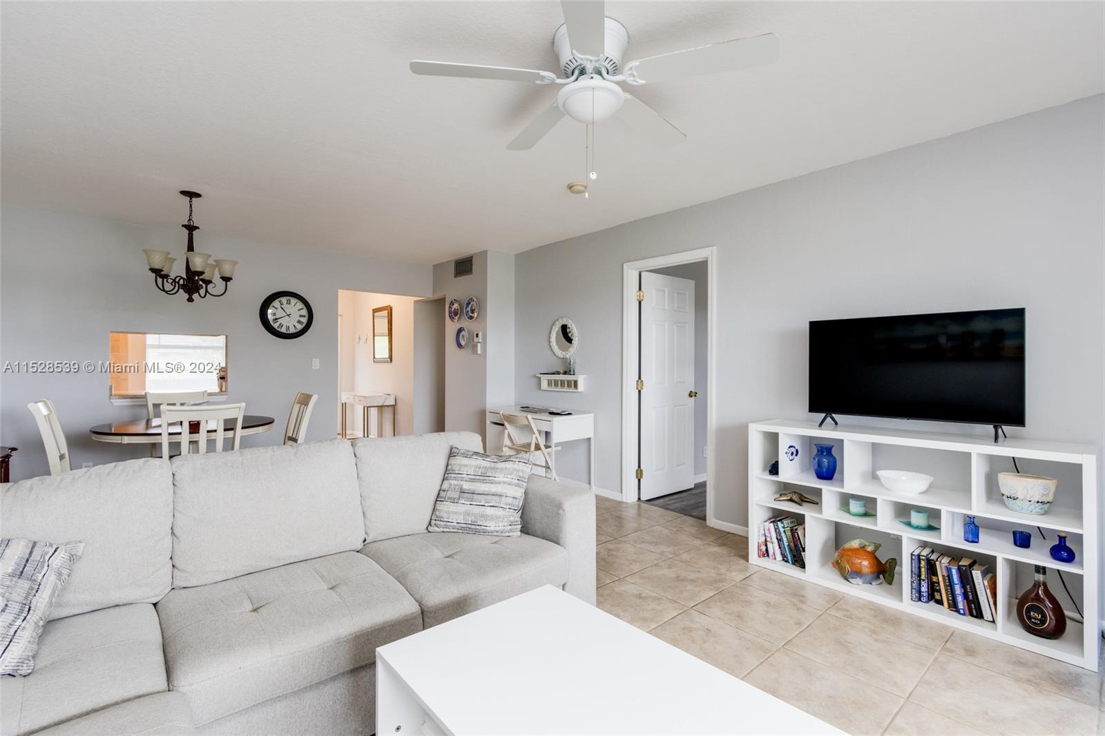 7807 Golf Cir Dr 304, Margate, Florida 33063, 2 Bedrooms Bedrooms, ,2 BathroomsBathrooms,Residential,For Sale,7807 Golf Cir Dr 304,A11528539