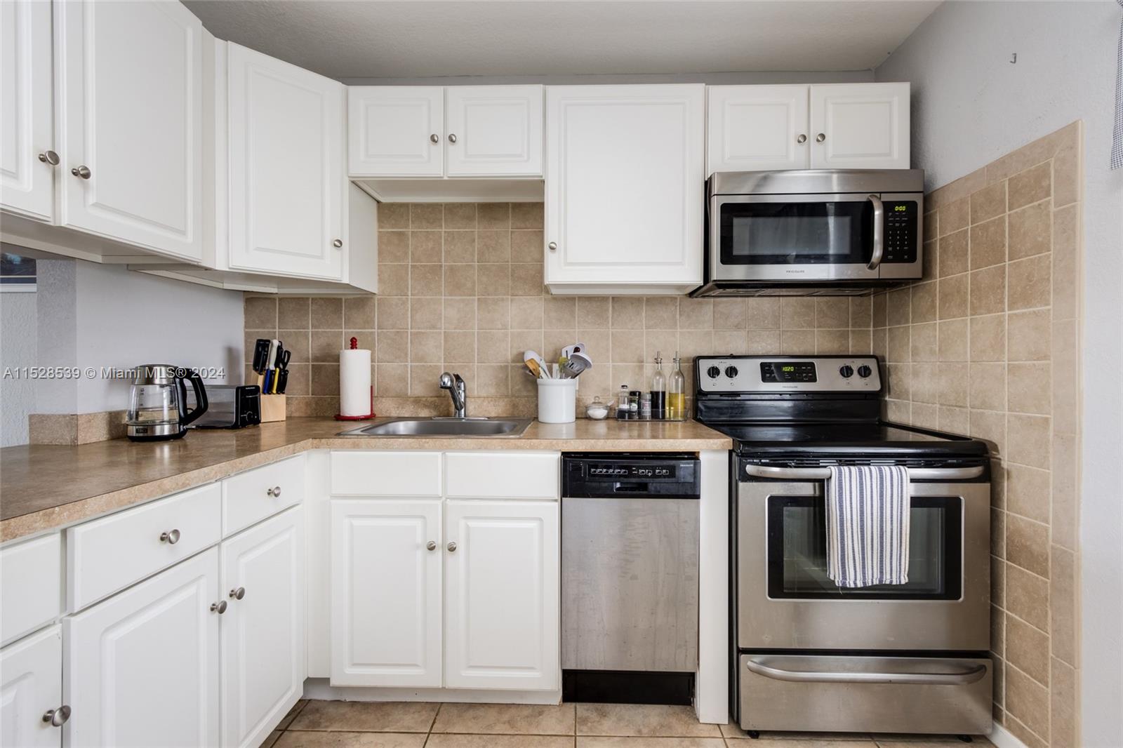 7807 Golf Cir Dr 304, Margate, Florida 33063, 2 Bedrooms Bedrooms, ,2 BathroomsBathrooms,Residential,For Sale,7807 Golf Cir Dr 304,A11528539
